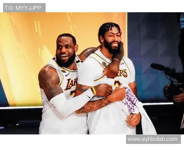 詹姆斯：从篮球传奇到社会影响力的全方位探索与启示